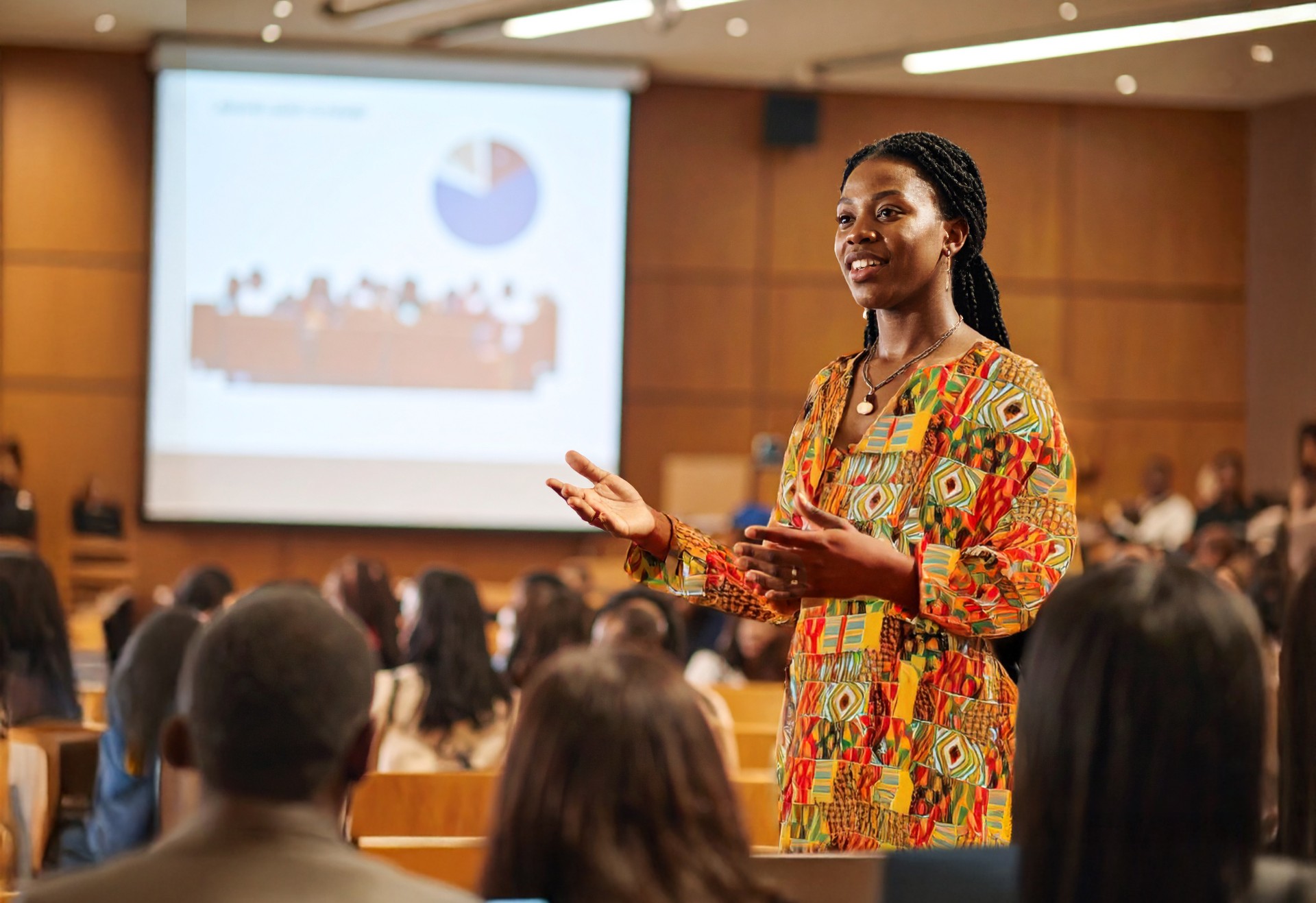 Presenting research in front of the audience 01